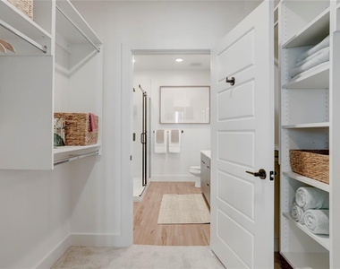 1801 Smith Street - Photo Thumbnail 7