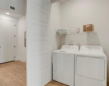 1801 Smith Street - Photo Thumbnail 9