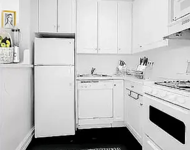  East 36th Street - Photo Thumbnail 2