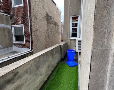 721 Bainbridge St - Photo Thumbnail 7