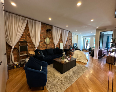 28 Locust Street - Photo Thumbnail 9