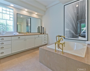 55495 Royal St George - Photo Thumbnail 21