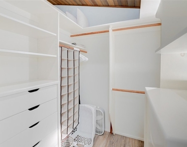 1021 Gaviota Drive - Photo Thumbnail 14