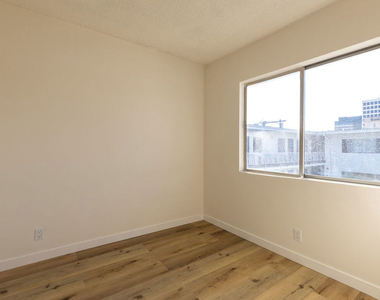 1295 Federal Avenue - Photo Thumbnail 3