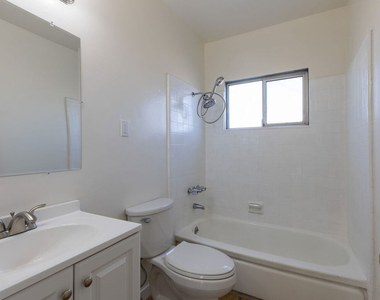 1295 Federal Avenue - Photo Thumbnail 9
