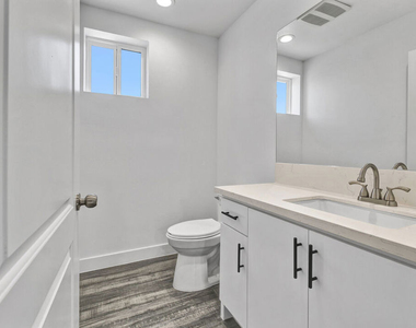 4647 W 18th Street - Photo Thumbnail 12