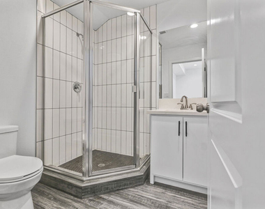 4647 W 18th Street - Photo Thumbnail 6
