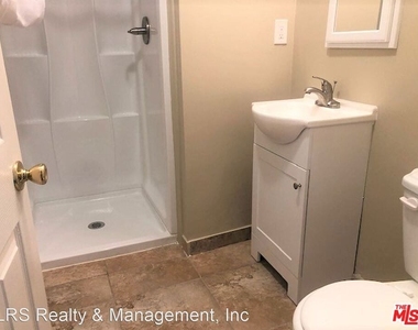 18321 Malden Street - Photo Thumbnail 3