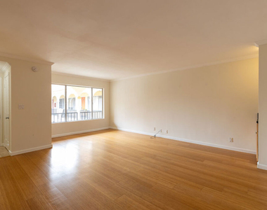 1033 6th Street - Photo Thumbnail 3