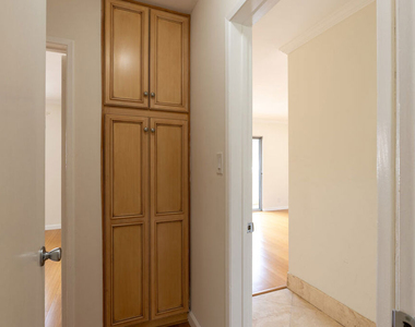 1033 6th Street - Photo Thumbnail 8
