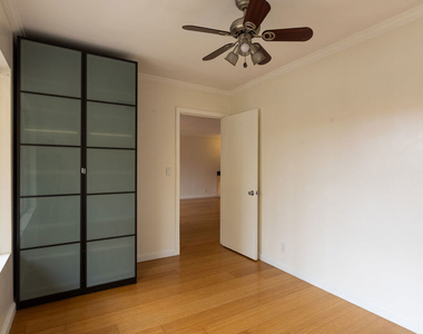 1033 6th Street - Photo Thumbnail 5