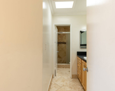 1033 6th Street - Photo Thumbnail 9