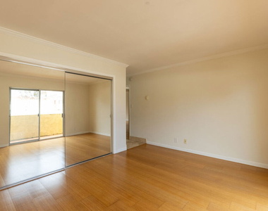 1033 6th Street - Photo Thumbnail 13