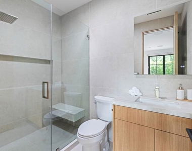 9451 Sunset Boulevard - Photo Thumbnail 18
