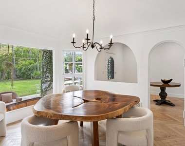 9451 Sunset Boulevard - Photo Thumbnail 10