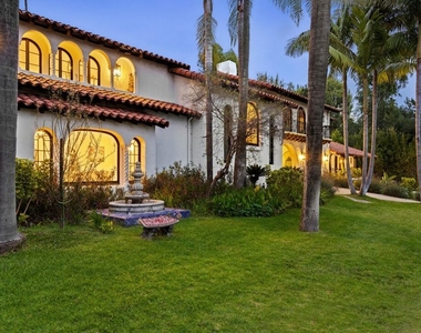 9451 Sunset Boulevard - Photo Thumbnail 33