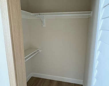 821 Lorraine Boulevard - Photo Thumbnail 18