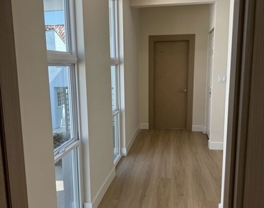 821 Lorraine Boulevard - Photo Thumbnail 24