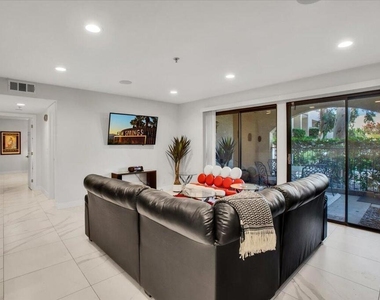 200 E Racquet Club Road - Photo Thumbnail 4