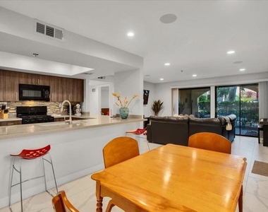 200 E Racquet Club Road - Photo Thumbnail 11
