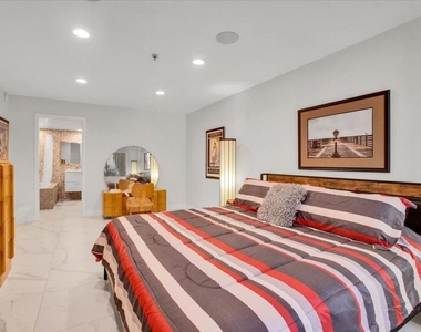 200 E Racquet Club Road - Photo Thumbnail 23