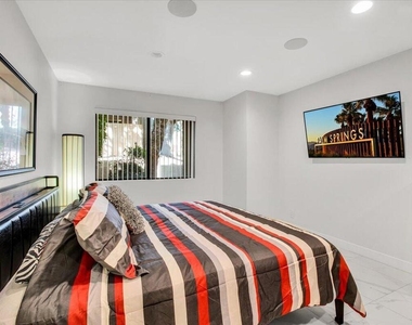 200 E Racquet Club Road - Photo Thumbnail 22