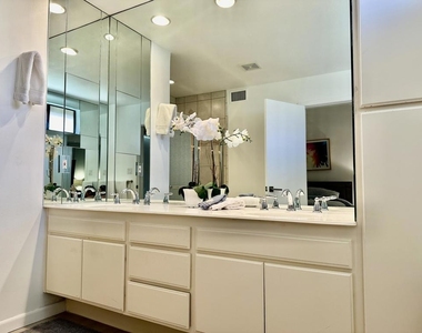 323 San Remo Street - Photo Thumbnail 12