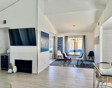 323 San Remo Street - Photo Thumbnail 5