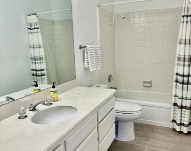 323 San Remo Street - Photo Thumbnail 15