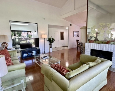 316 S Sierra Madre - Photo Thumbnail 4