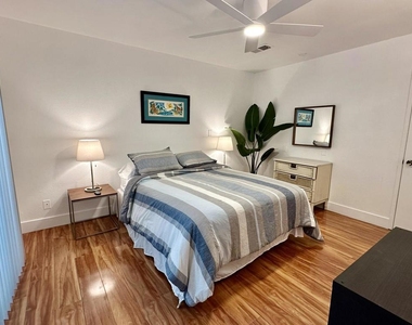 316 S Sierra Madre - Photo Thumbnail 8