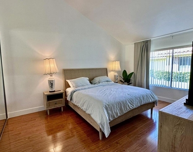 316 S Sierra Madre - Photo Thumbnail 10