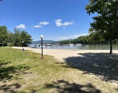 61 Woodbury - Photo Thumbnail 4