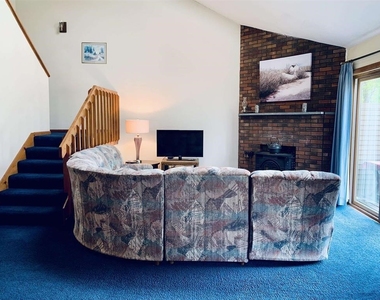 61 Woodbury - Photo Thumbnail 12