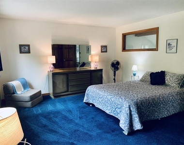 61 Woodbury - Photo Thumbnail 17