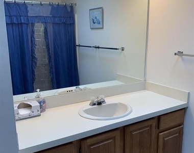 61 Woodbury - Photo Thumbnail 14