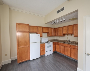 227 Pleasant - Photo Thumbnail 19