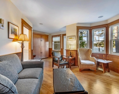 255 Pikes Point - Photo Thumbnail 13