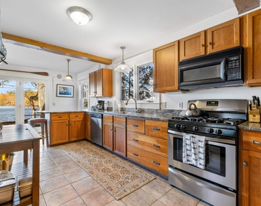 255 Pikes Point - Photo Thumbnail 10