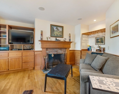 255 Pikes Point - Photo Thumbnail 12
