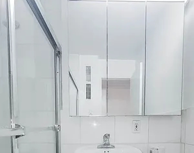 238 East 36th Street - Photo Thumbnail 5
