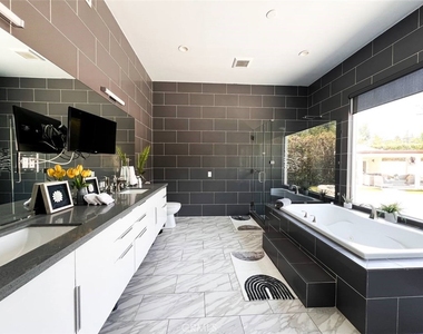 5835 Topeka Drive - Photo Thumbnail 13