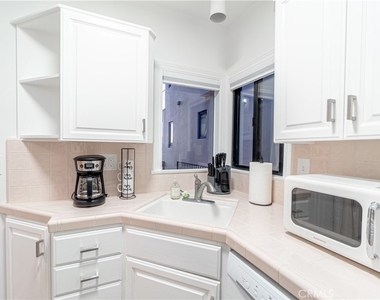 3430 Hermosa Avenue - Photo Thumbnail 17