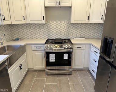28033 Ridgecove Court N - Photo Thumbnail 7