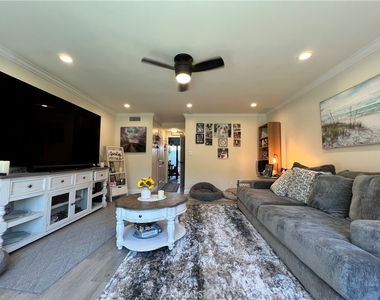 28033 Ridgecove Court N - Photo Thumbnail 9