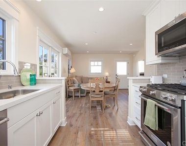 711 C Avenue - Photo Thumbnail 7
