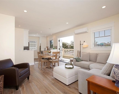 711 C Avenue - Photo Thumbnail 4