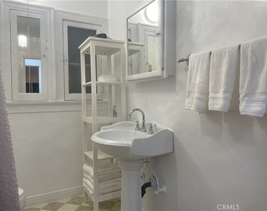 428 S Ditmar Street - Photo Thumbnail 9