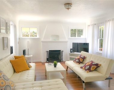 428 S Ditmar Street - Photo Thumbnail 1