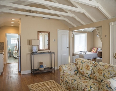1086 Glenneyre Street - Photo Thumbnail 12